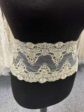 Bordure en dentelle or - Cadenza