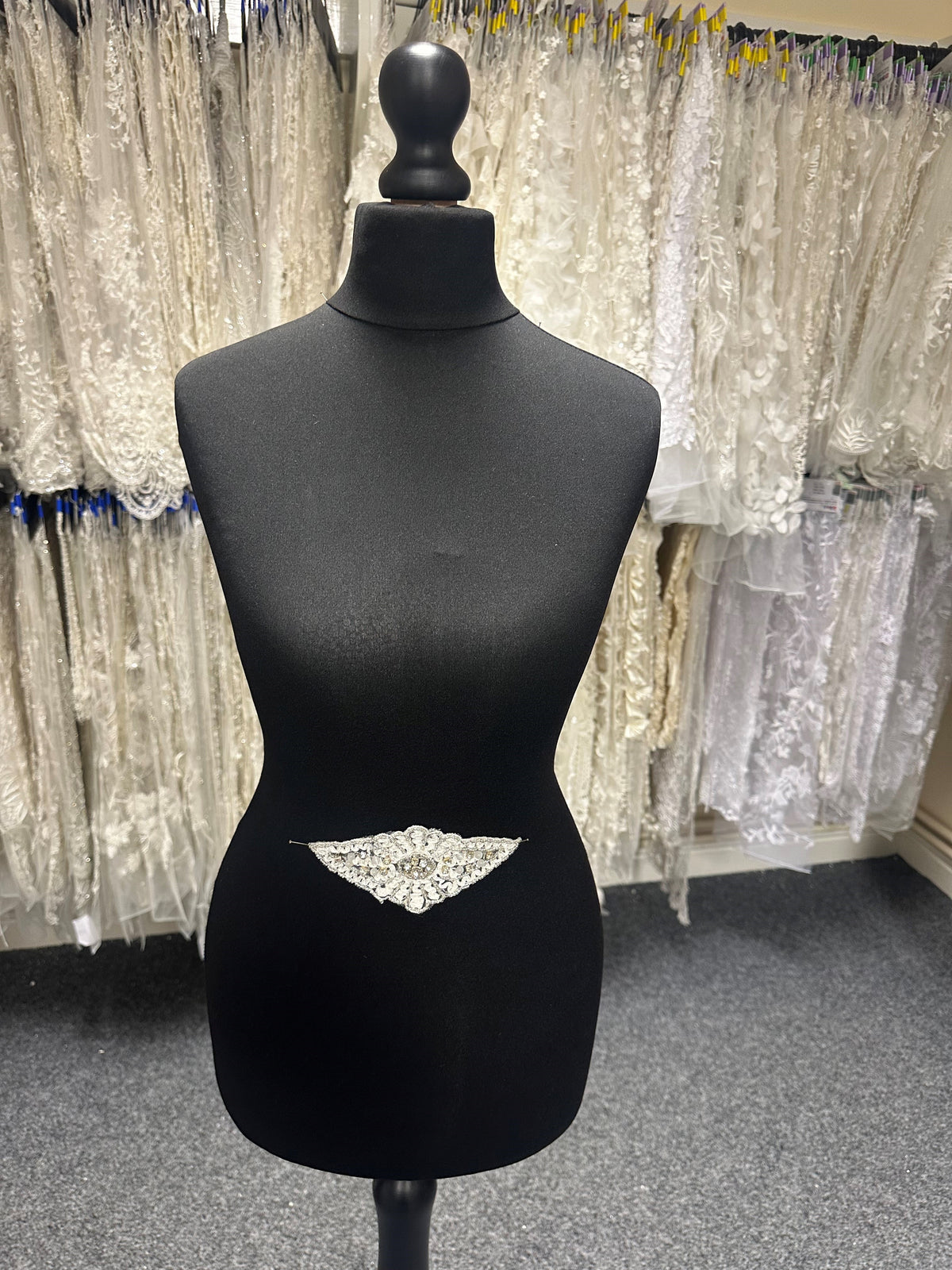 Applique en cristal brodée – Delphin