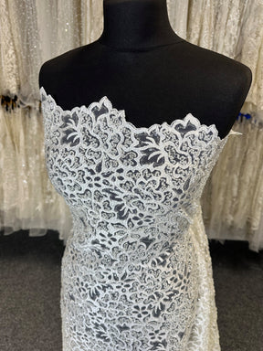 Dentelle brodée de perles ivoire à prix réduit - Ramona