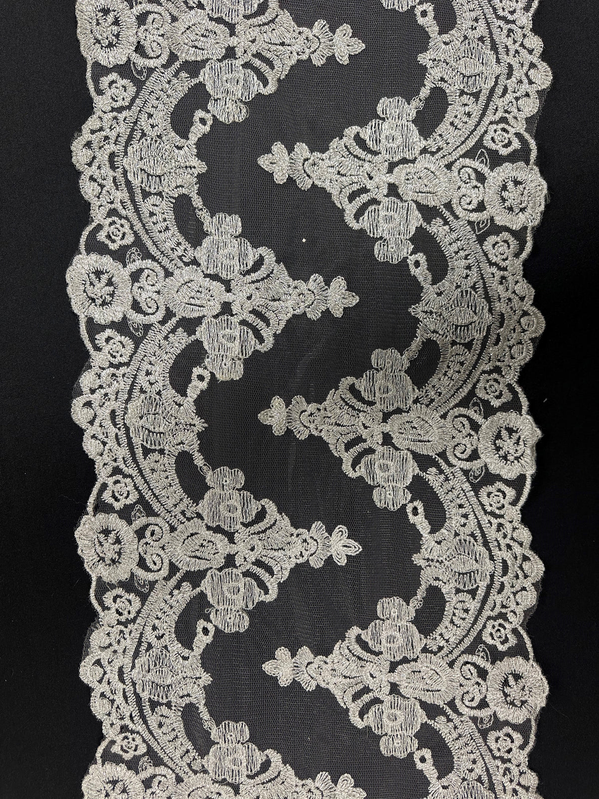 Bordure en dentelle argentée - Empire