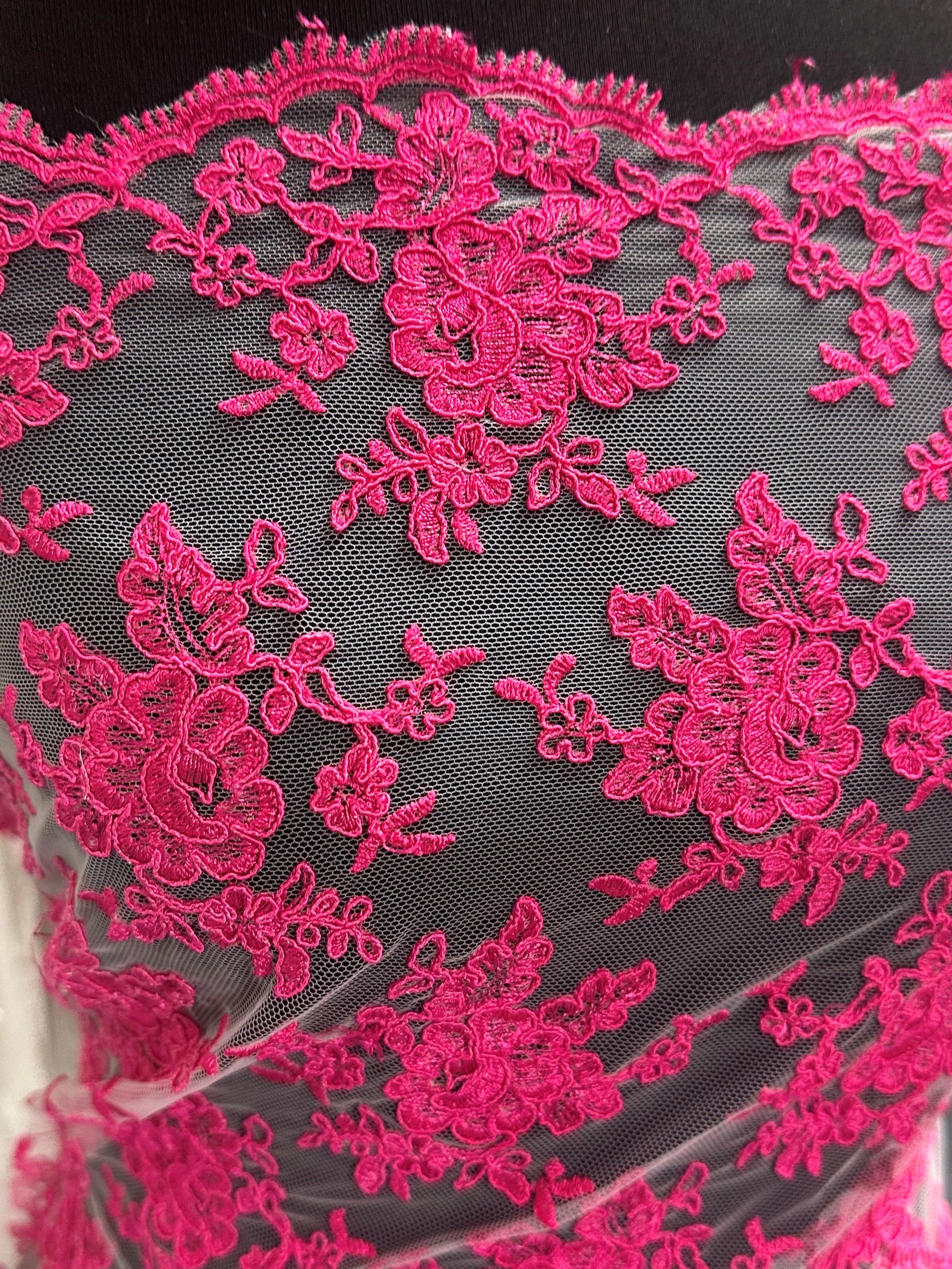 Dentelle rose bonbon - Philippa.