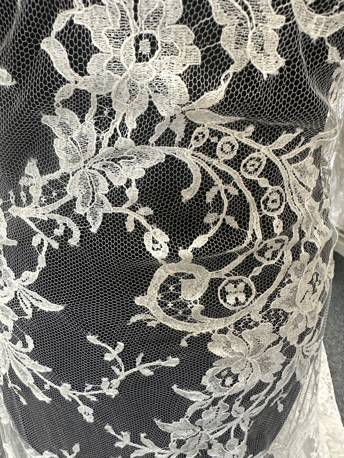 Dentelle Chantilly ivoire biologique - Hima