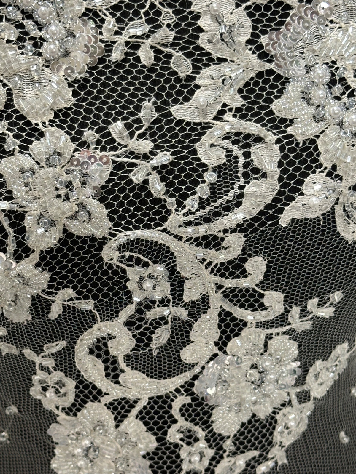 Dentelle de Chantilly perlée ivoire - Romilly