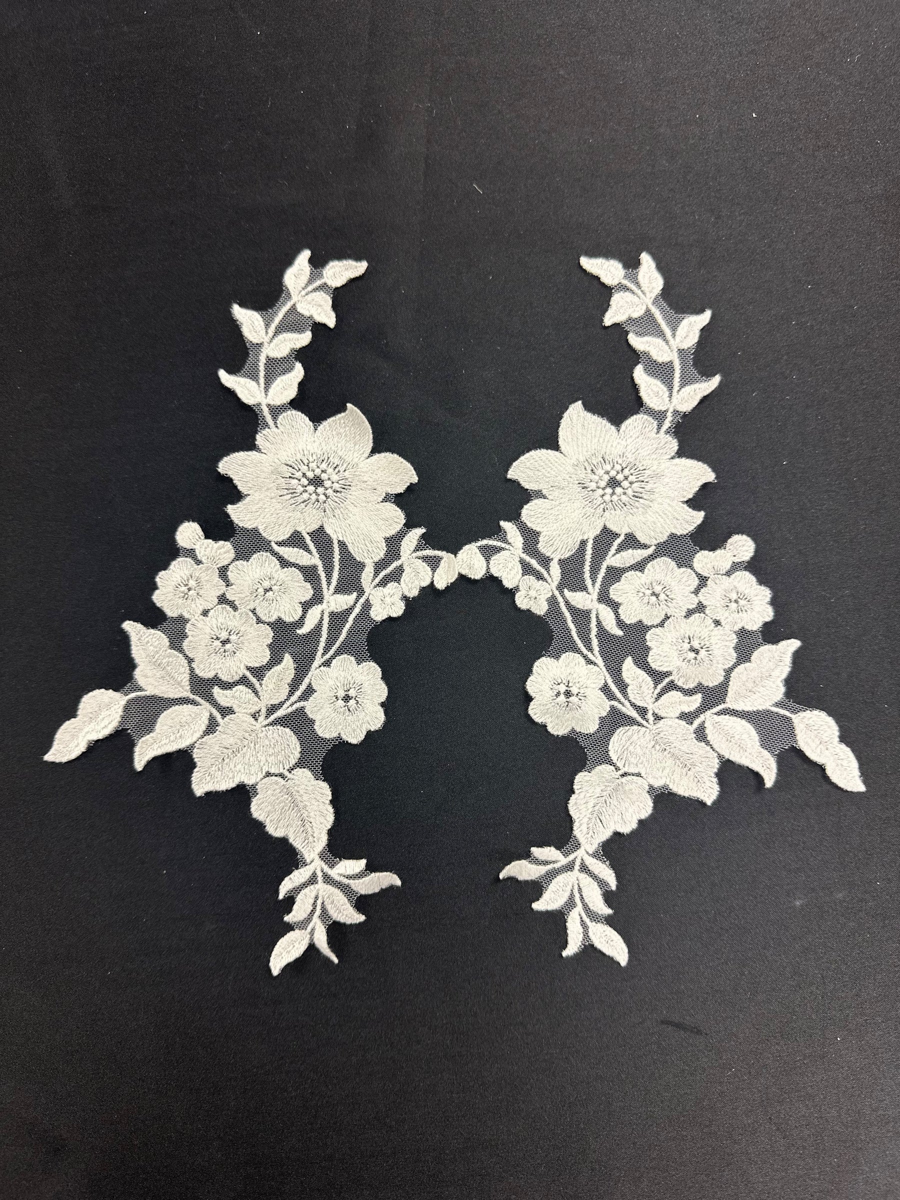 Ivory Unbeaded Embroidered Lace Appliques - AP 534 U