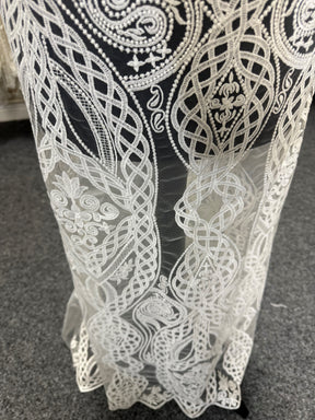 Dentelle brodée ivoire - Barbe