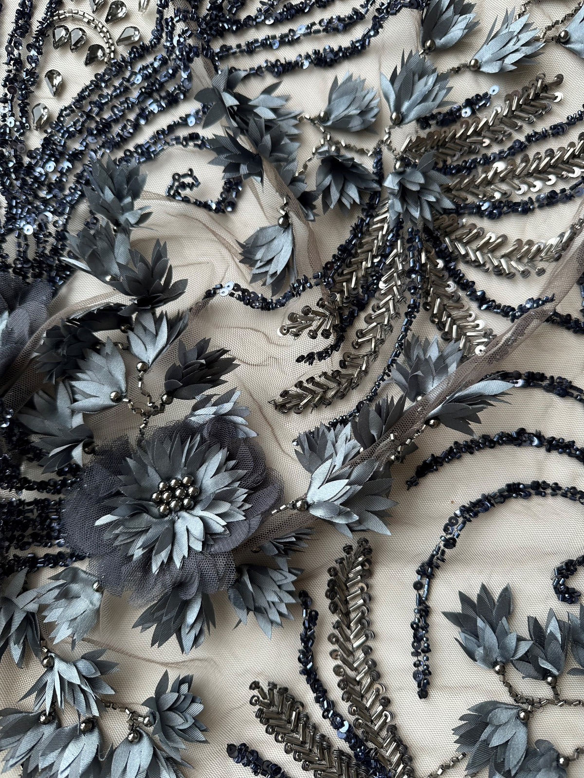 Dentelle bleu marine perlée - Edie