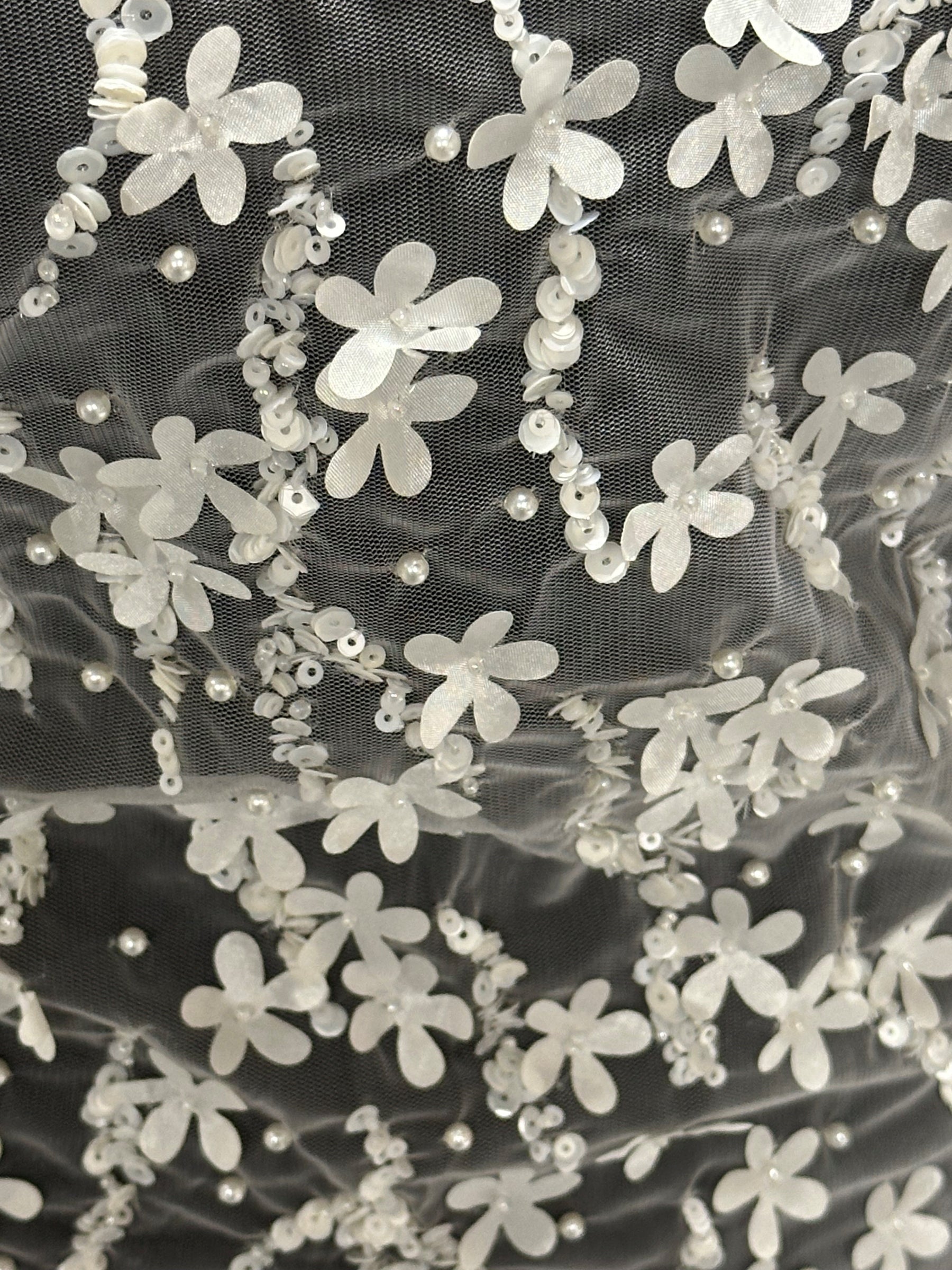 Dentelle laser perlée ivoire - Médaillon