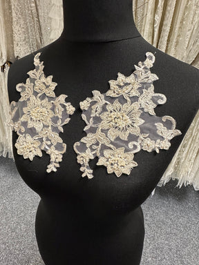 Appliques en dentelle perlée et cordée cappuccino - Ziggurat (appliques CF Zara)