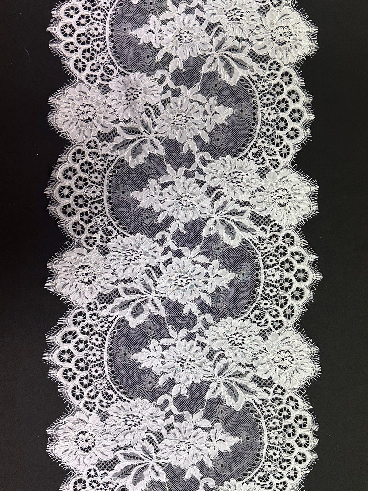 Bordure en dentelle blanche cordée – Mackenzie