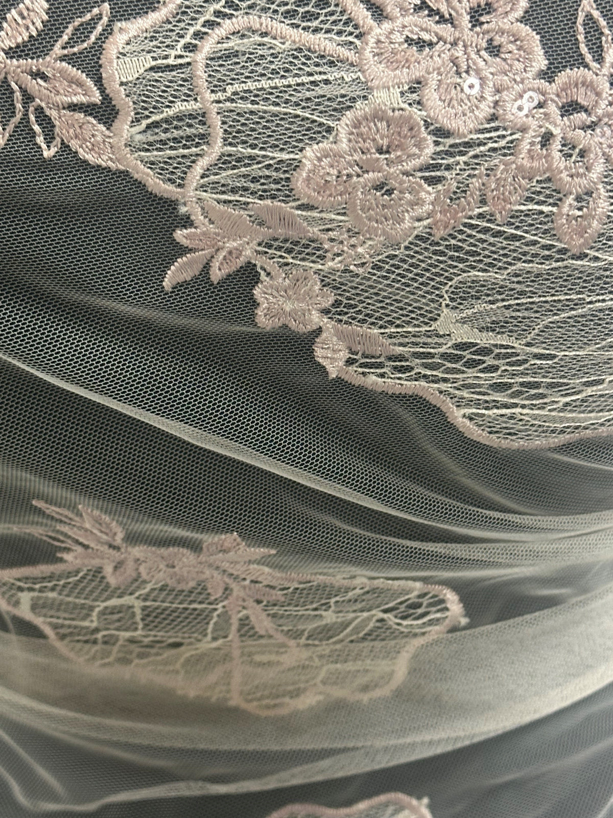 Dentelle brodée rose - Blessing