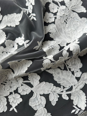 Dentelle cordée ivoire - Potins