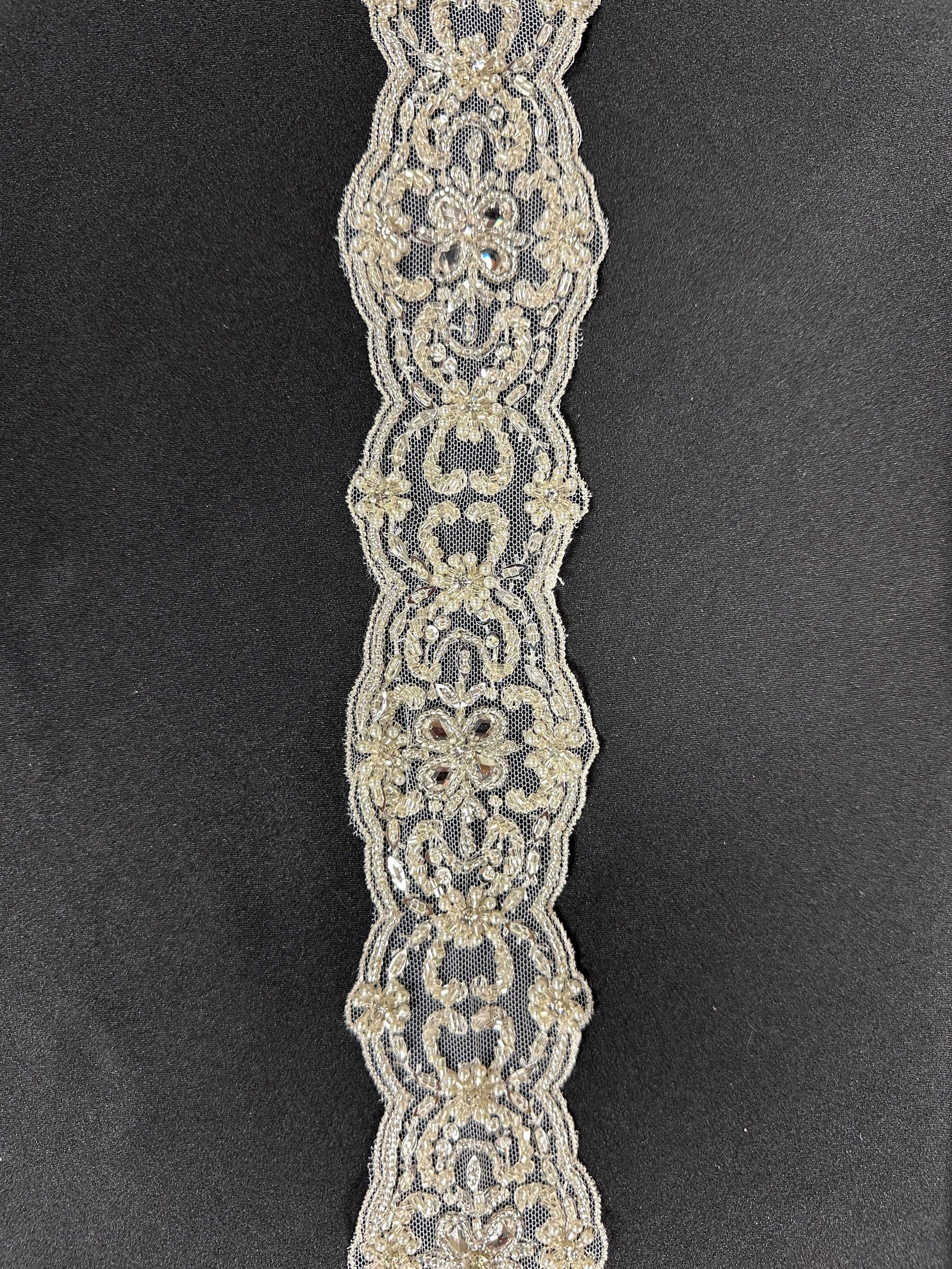 Garniture en cristal ivoire et perles – Cute
