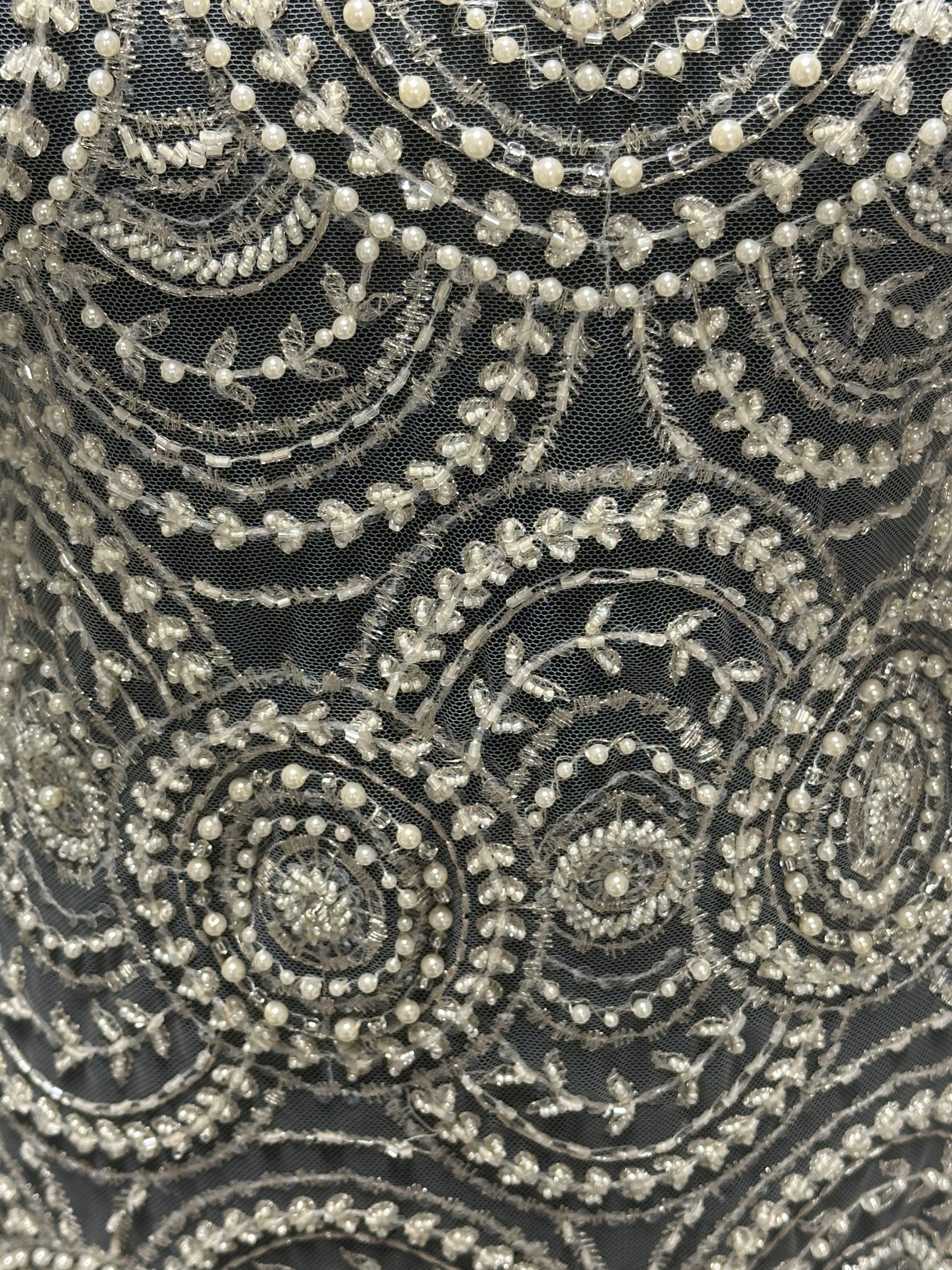 Dentelle perlée ivoire années 1920 - Attirante