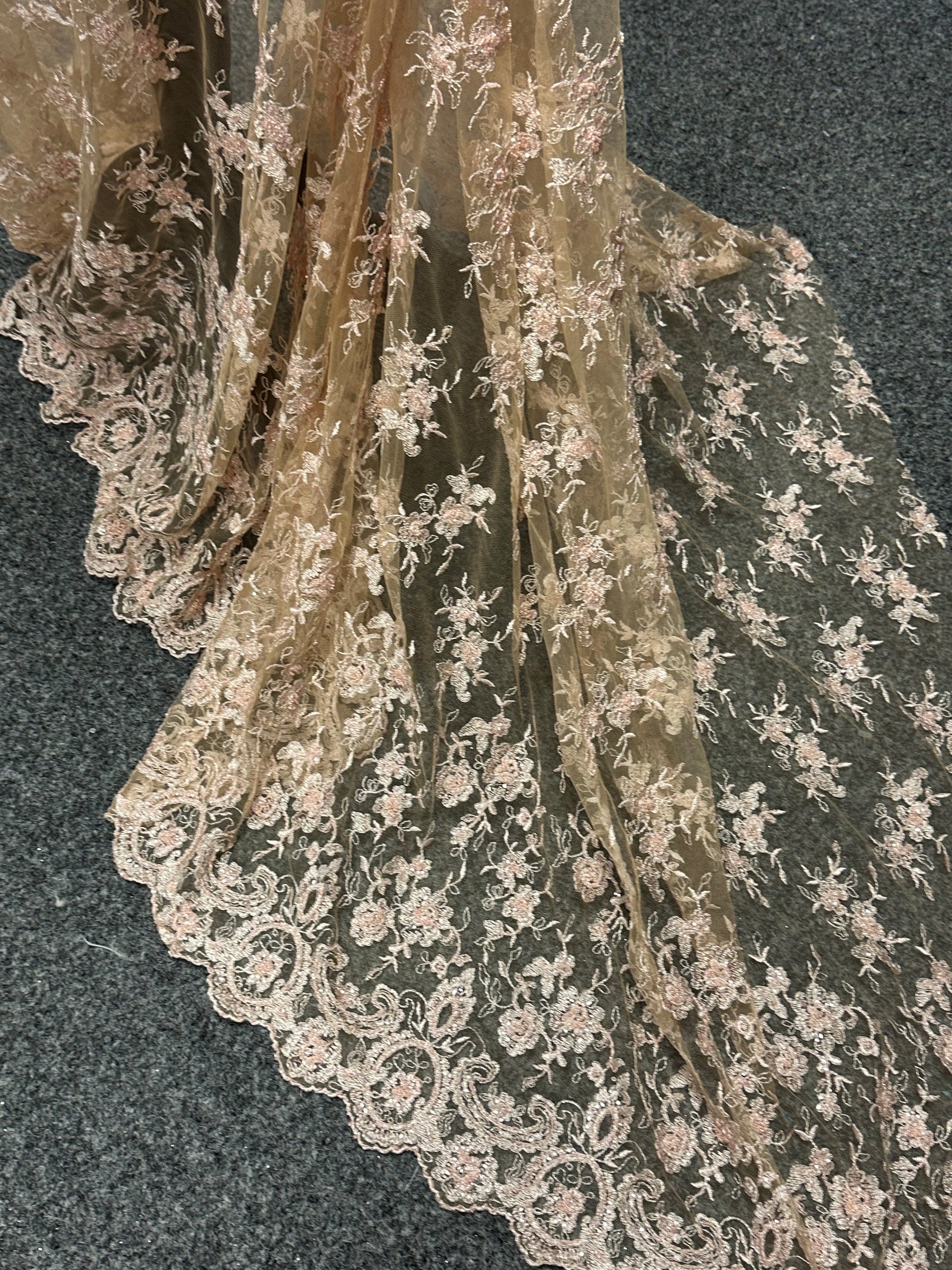 Dentelle perlée couleur chair - Sappy