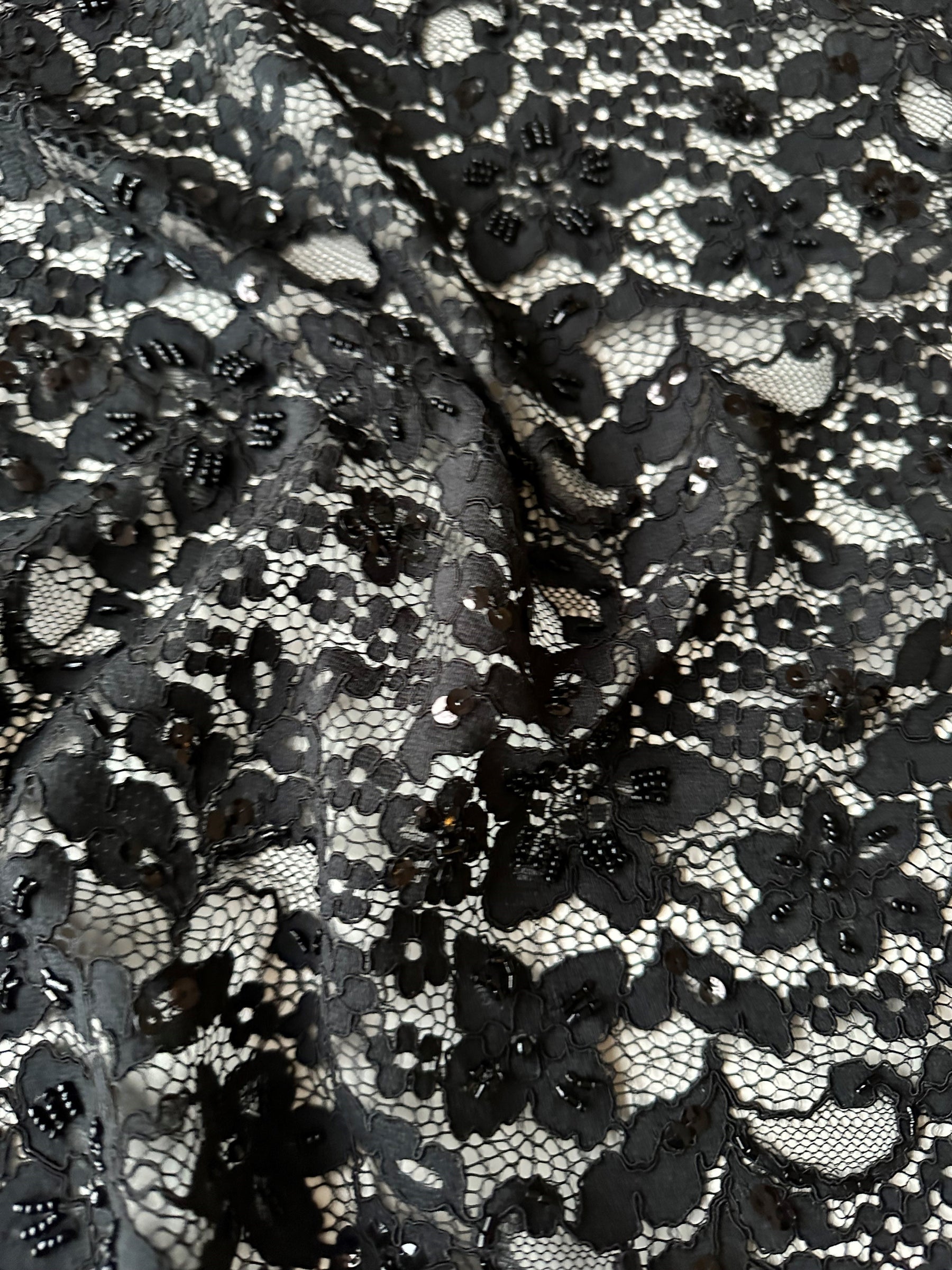 Dentelle noire perlée et cordée - Autriche