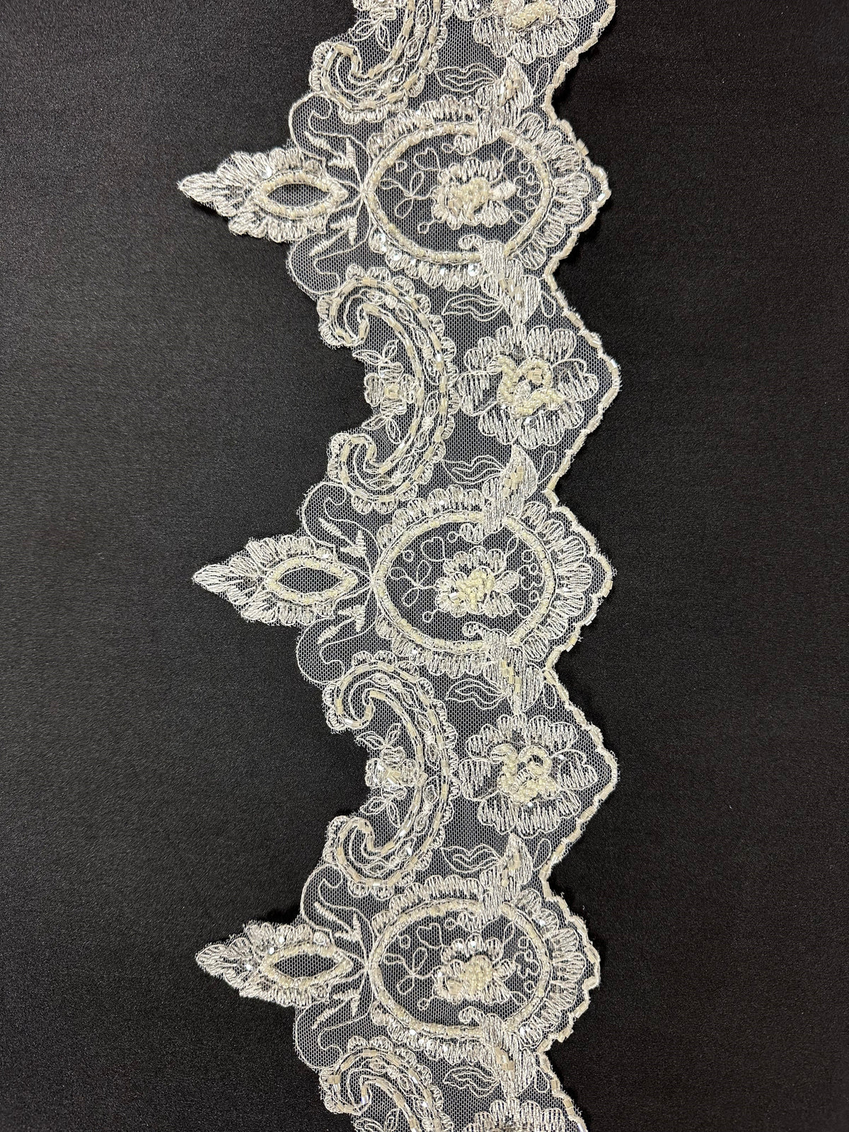 Bordure en dentelle brodée cappuccino - Sappy (CF T 052)