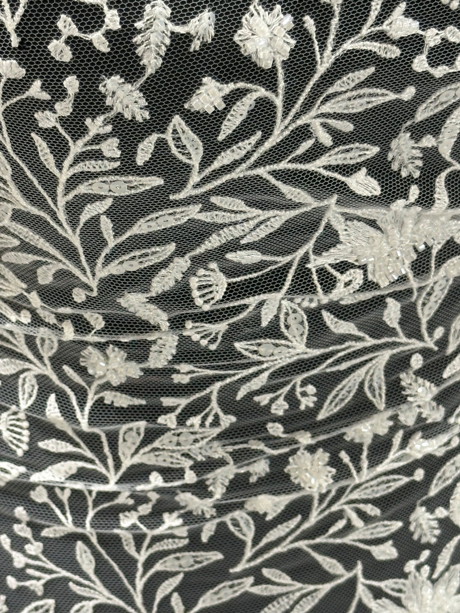 Dentelle brodée de perles ivoire - Minka 