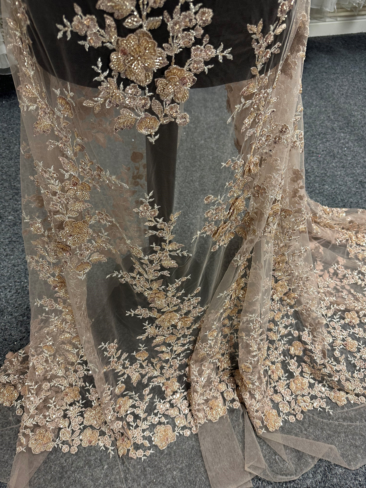 Dentelle perlée dorée - Dillon