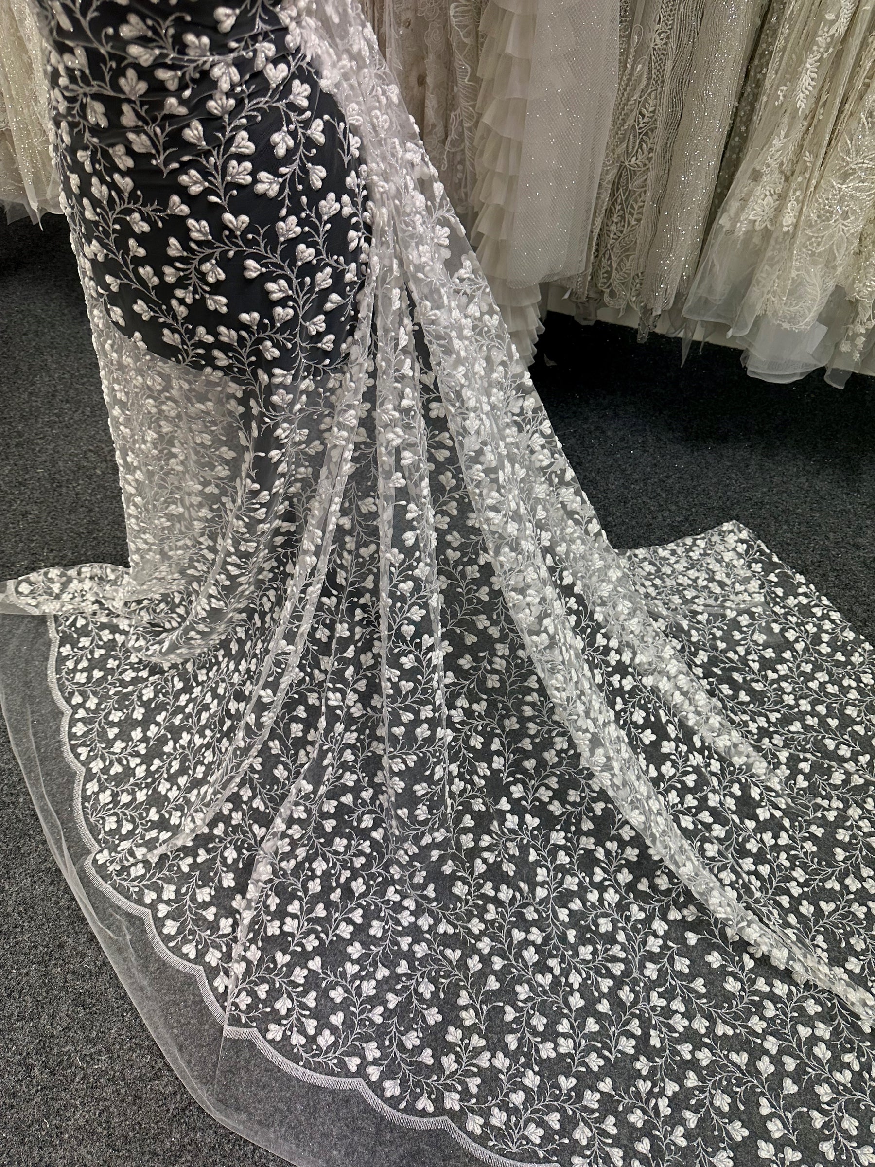 Dentelle bouffante à paillettes ivoire - Kira