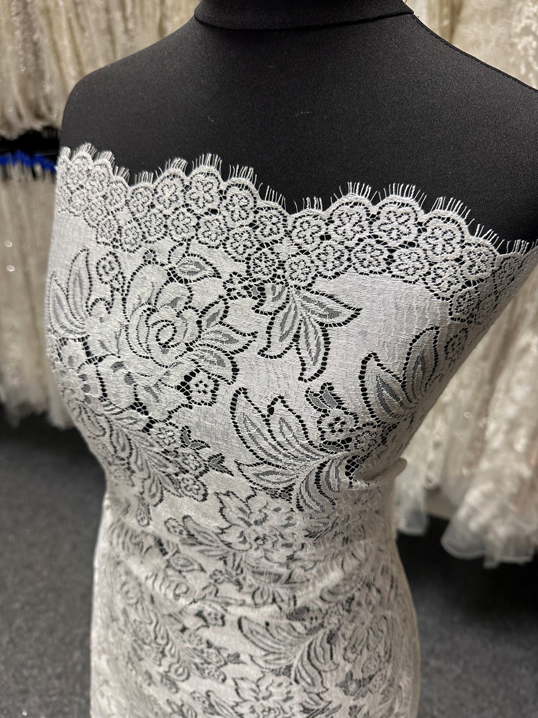 Dentelle Chantilly Ivoire - Eileen
