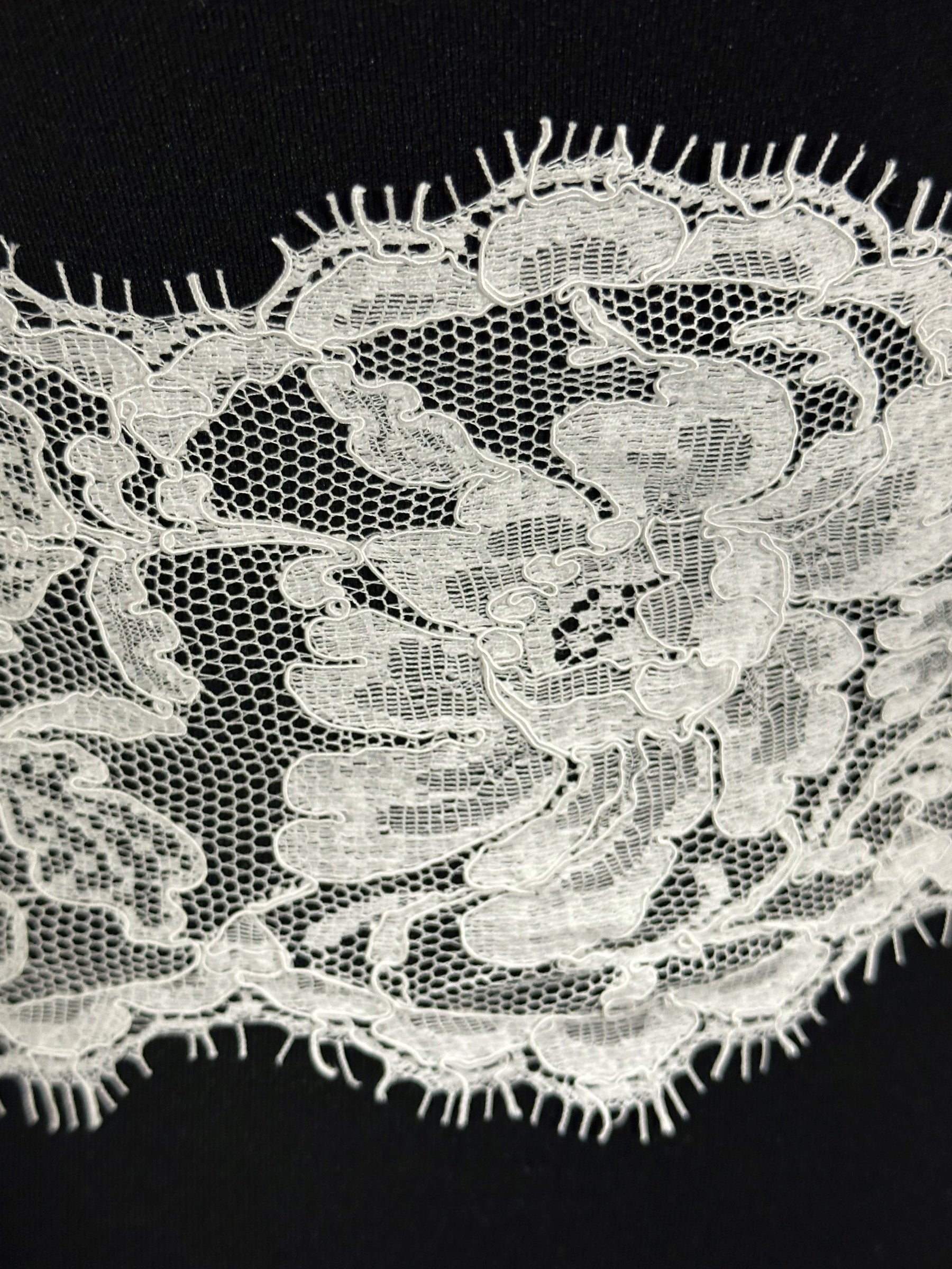 Bordure en dentelle Chantilly ivoire à cordon - Grusso