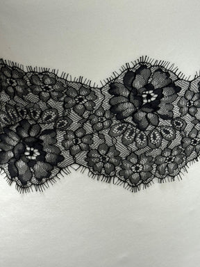 Bordure en dentelle Chantilly Eco noire - Devika