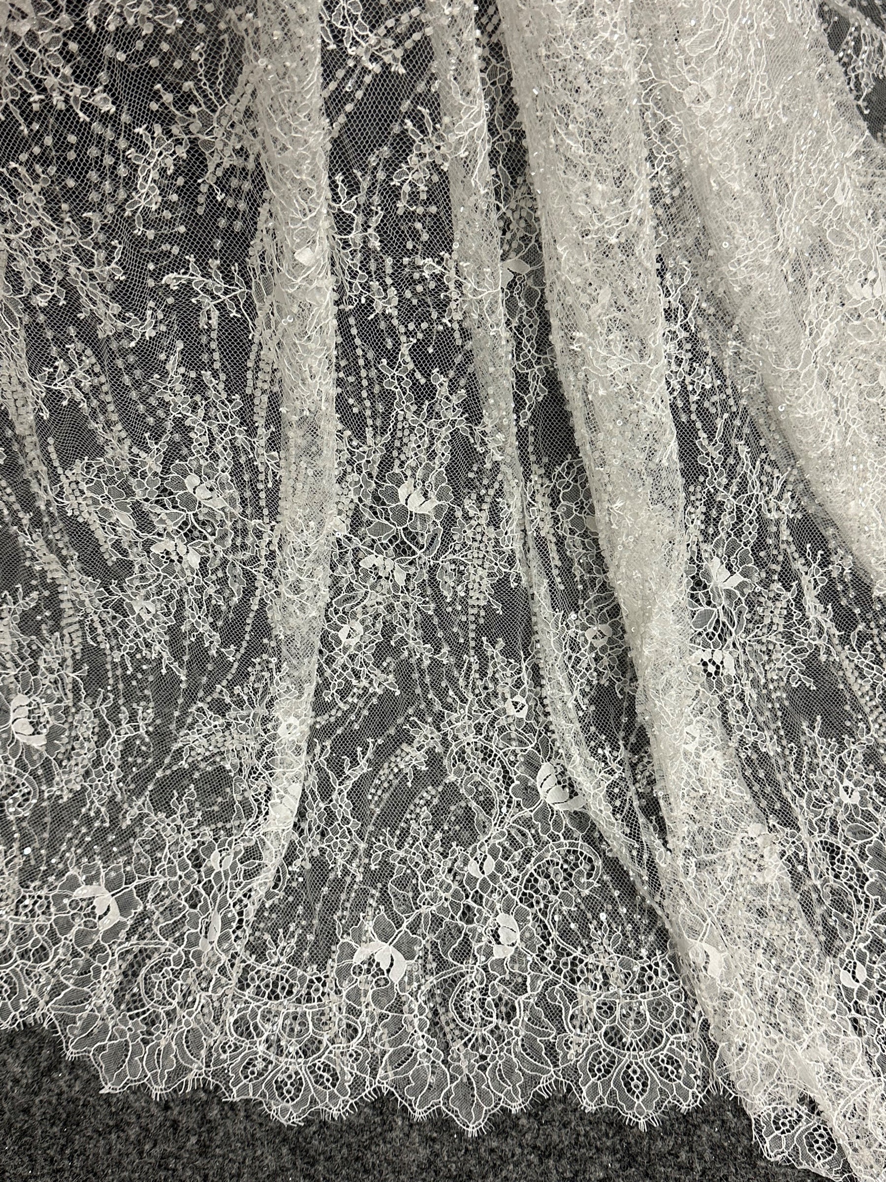 Dentelle ivoire à cordons et sequins - Cappie