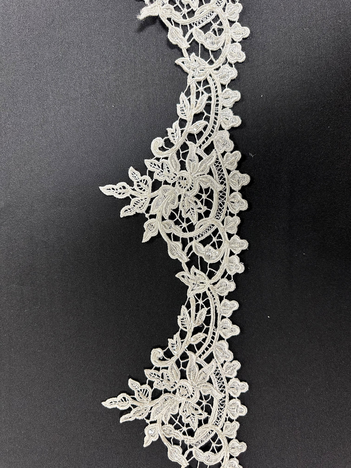 Bordure en dentelle ivoire guipure perlée - Martina