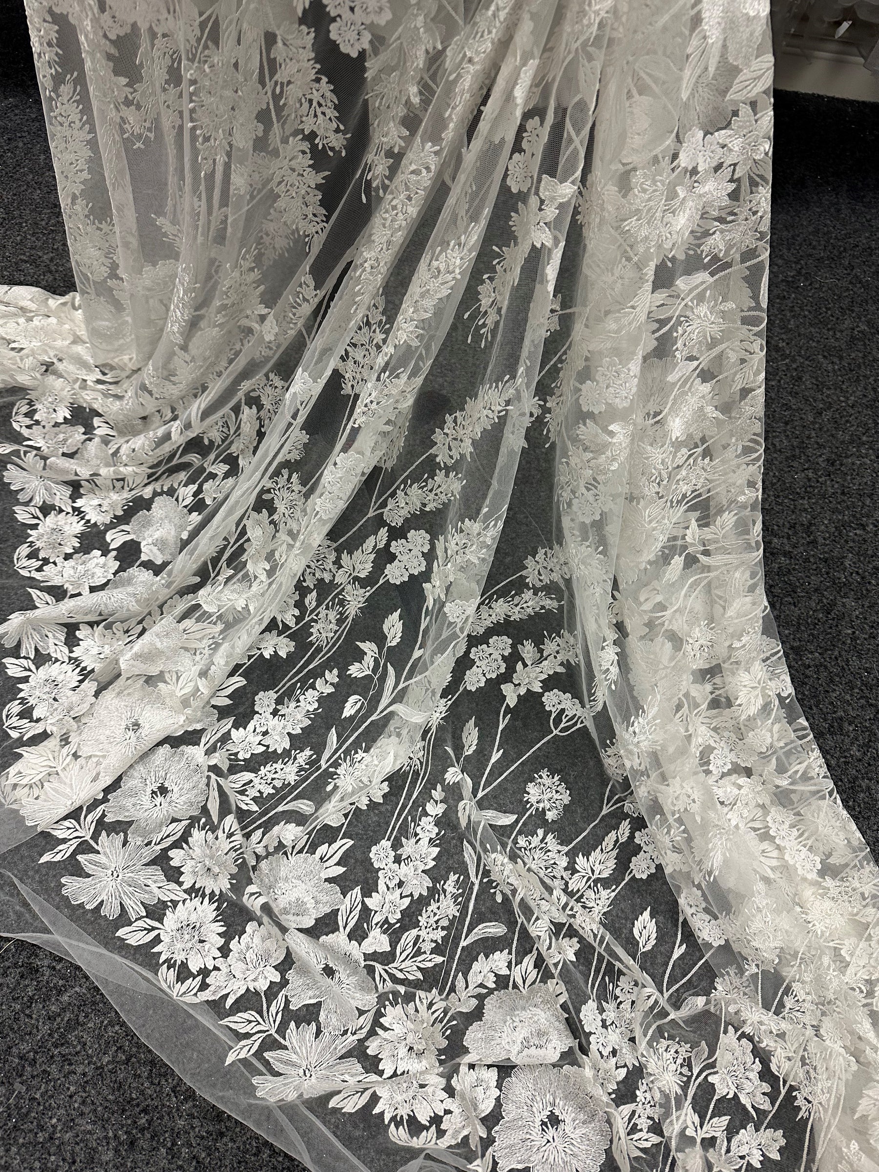 Dentelle brodée ivoire - Genby