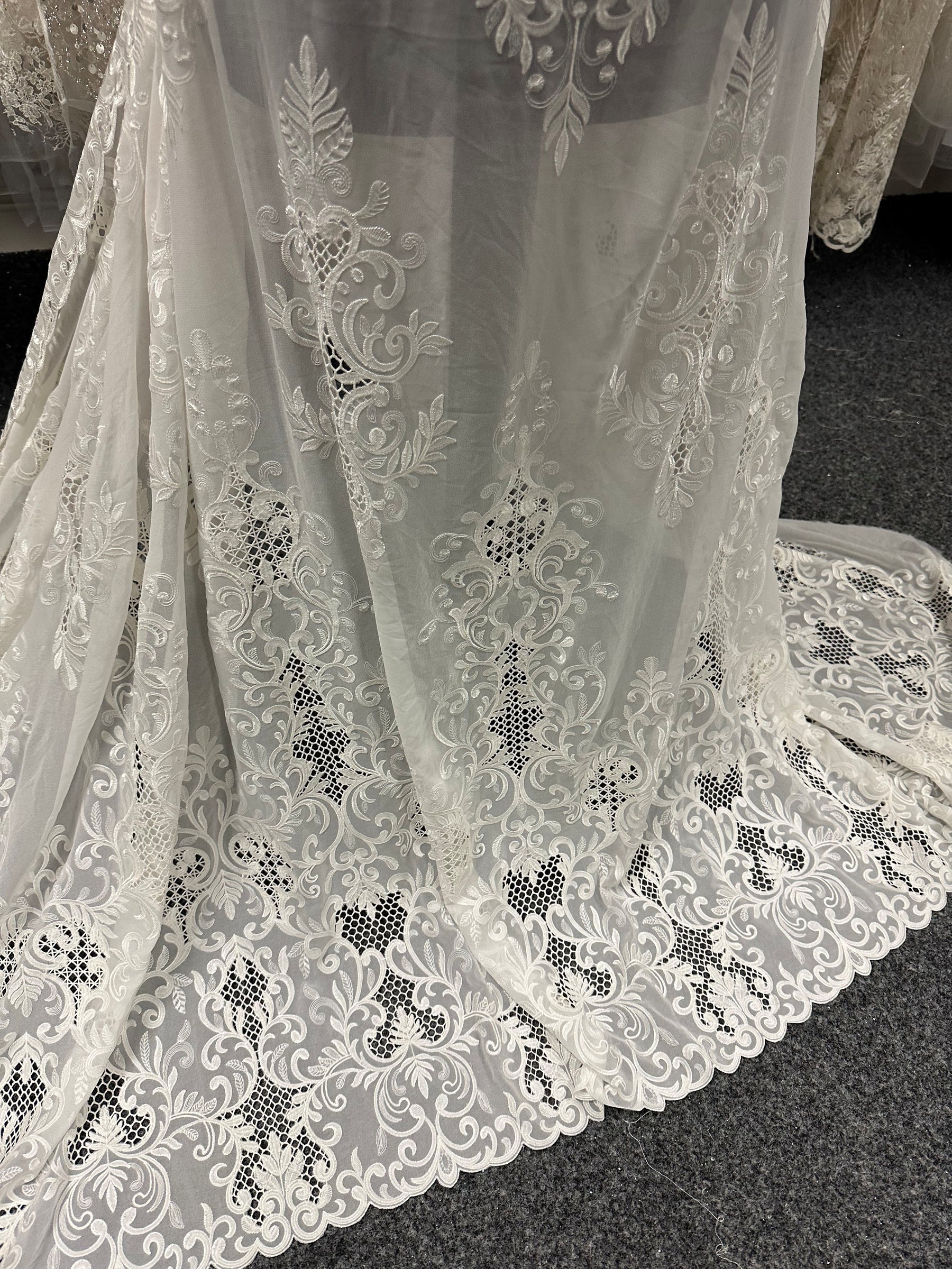 Georgette brodée ivoire - EB6003