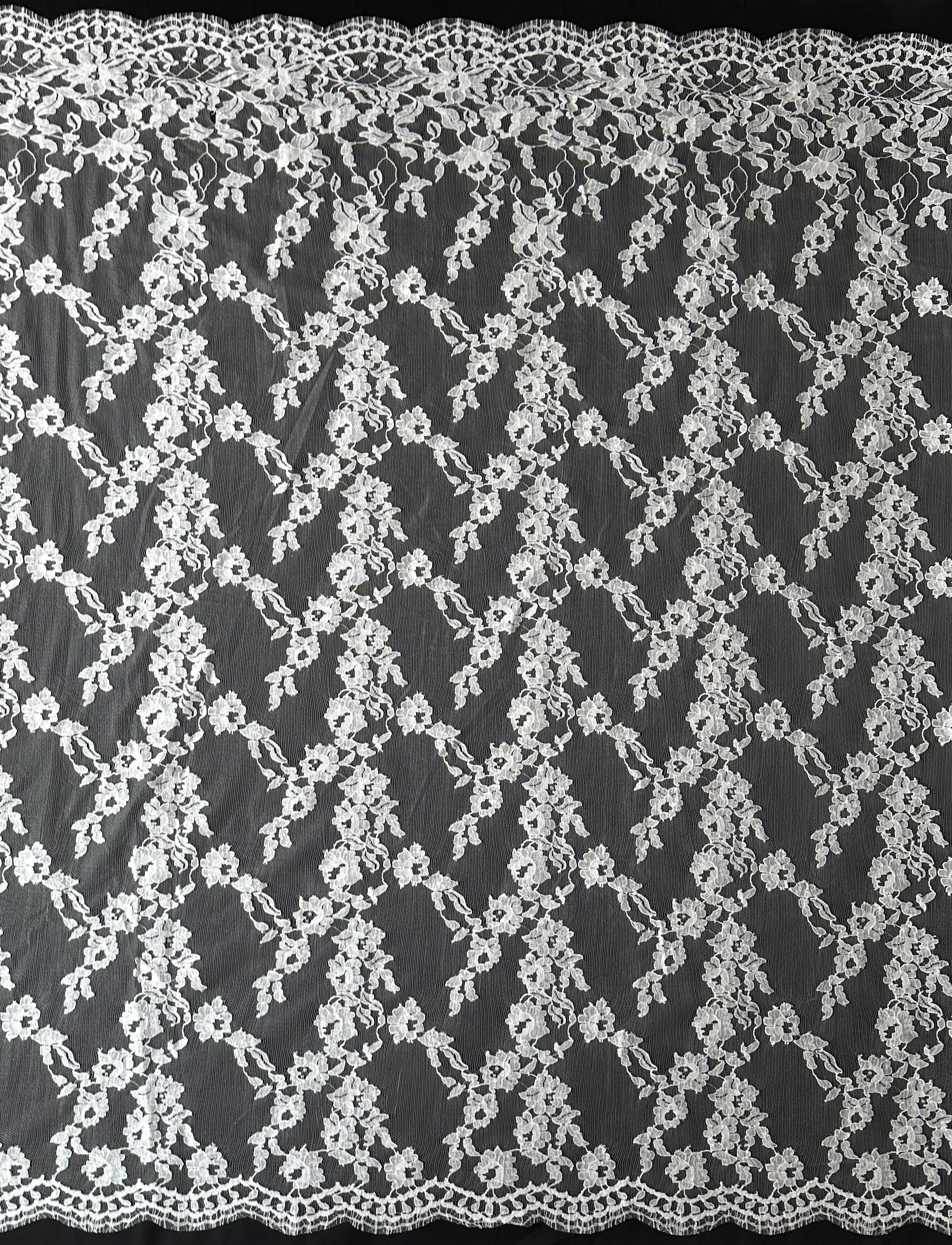 Dentelle Chantilly ivoire - Col rond