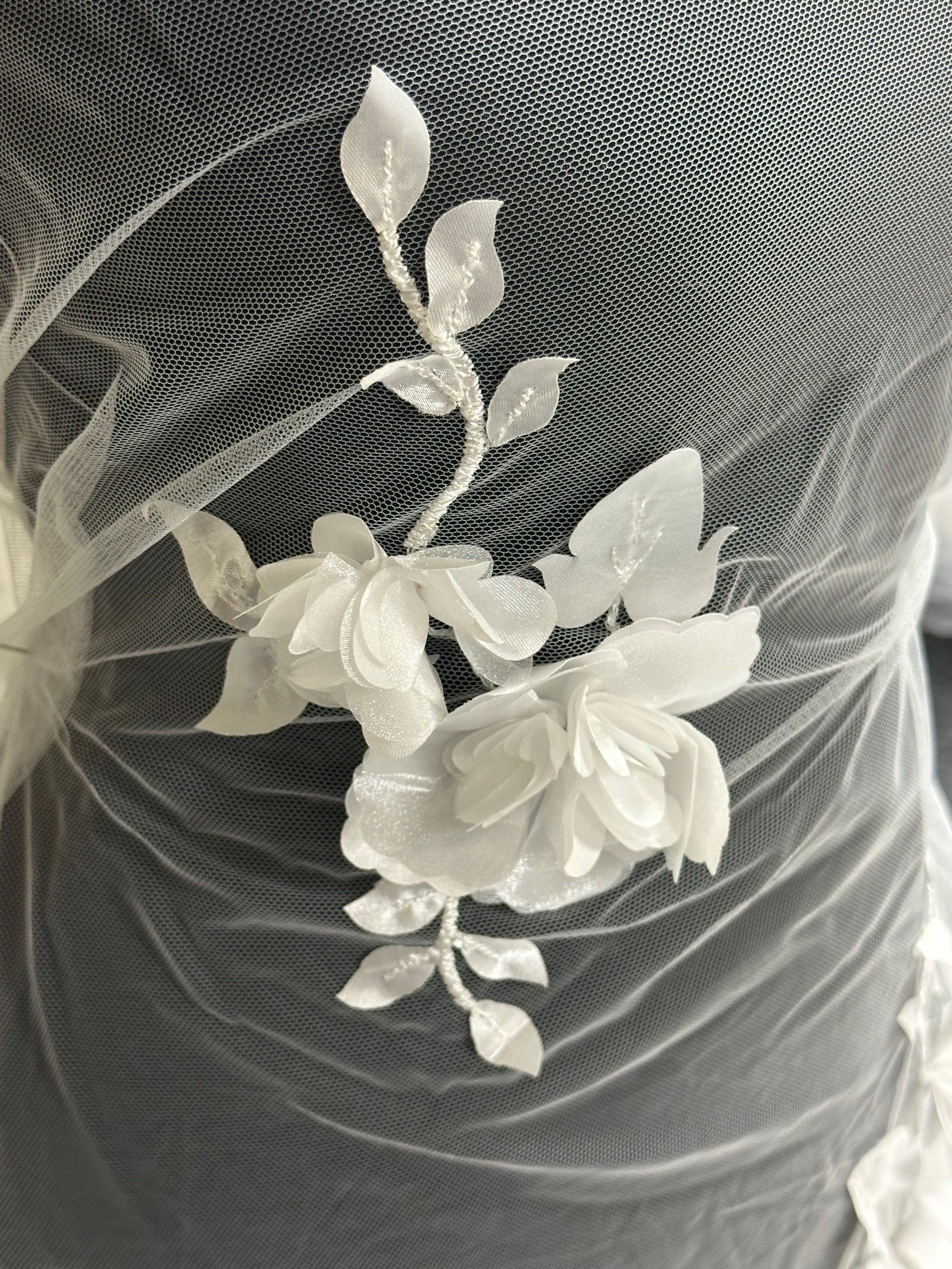 Dentelle florale 3D ivoire - Helzel