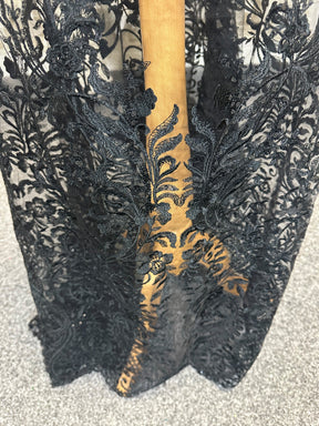 Dentelle Brodée Noire - Greer