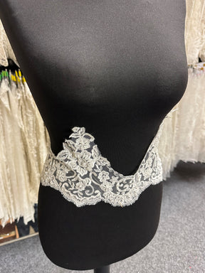 Bordure en dentelle à sequins ivoire - Anecdotes