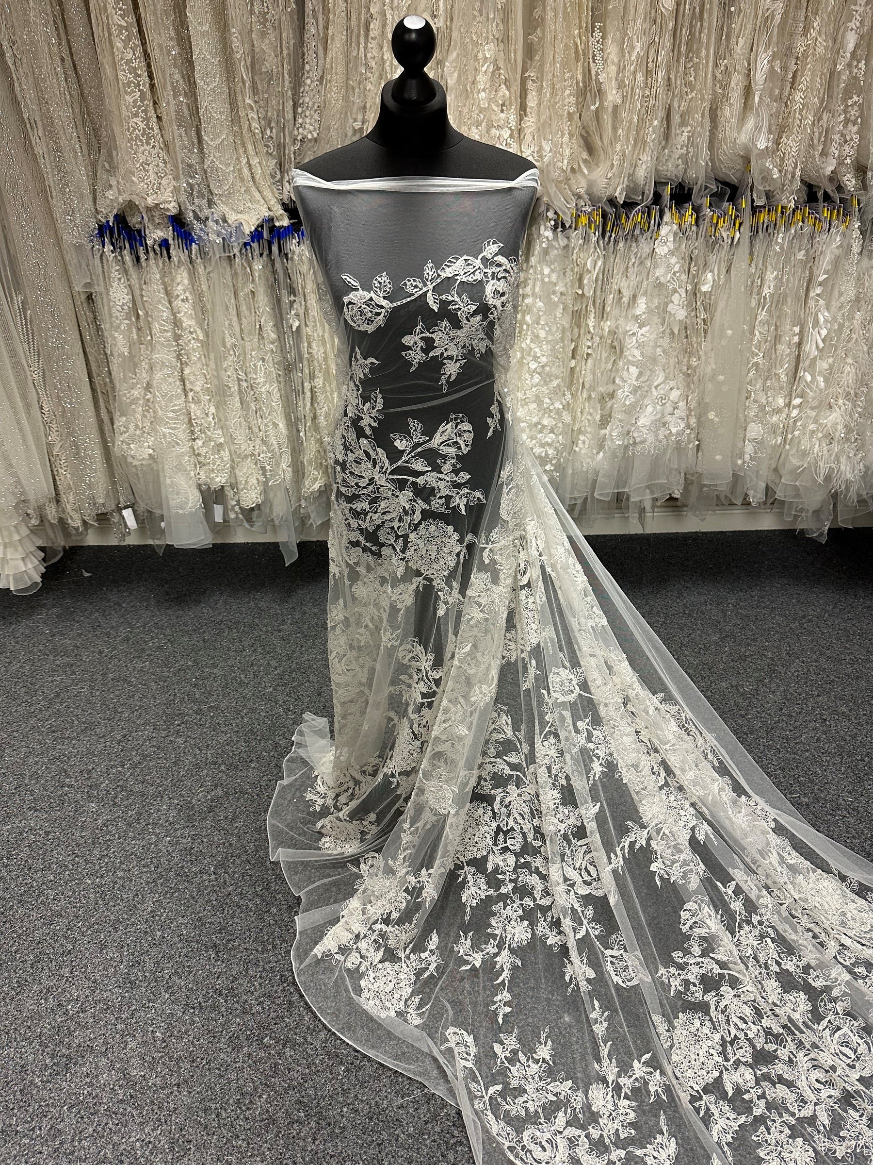 Ivory Beaded Lace - Rikke