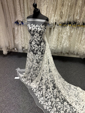 Ivory Embroidered Lace - X579