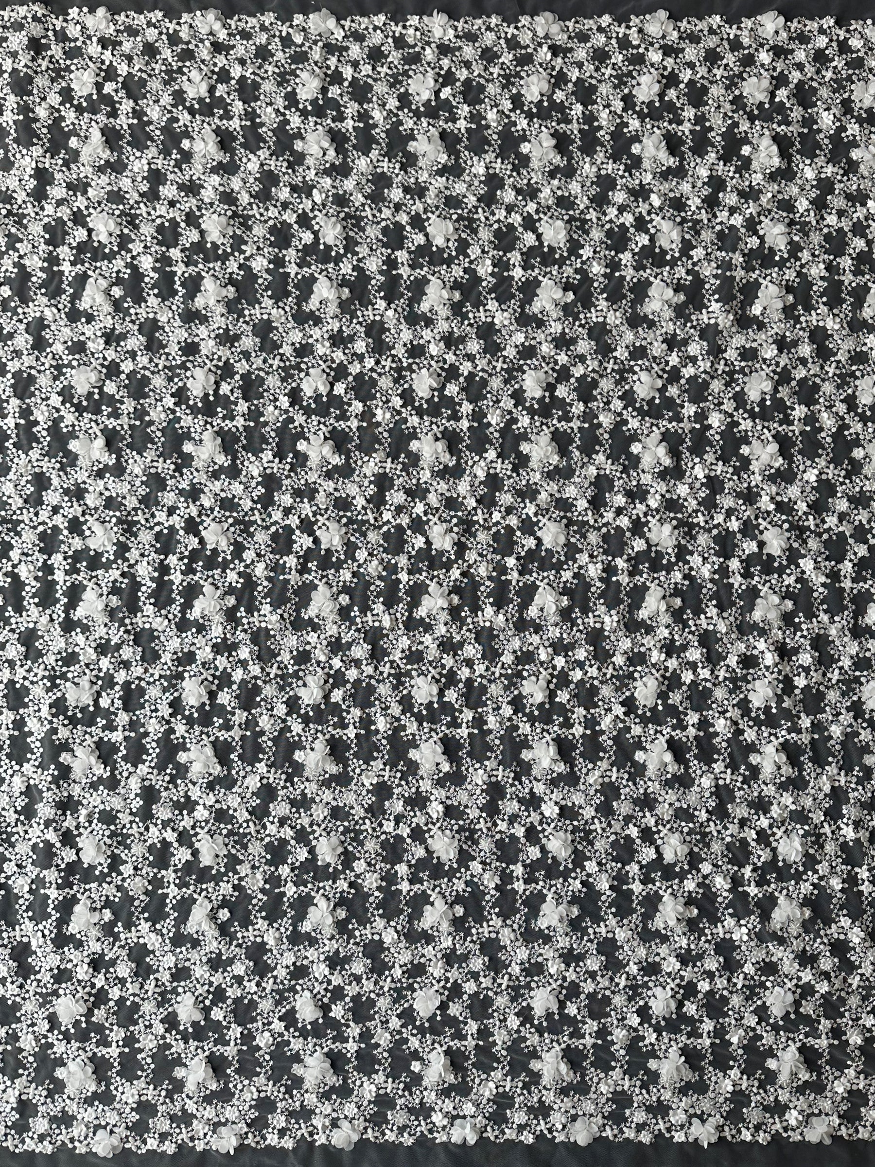 Dentelle brodée ivoire 3D - Savinder