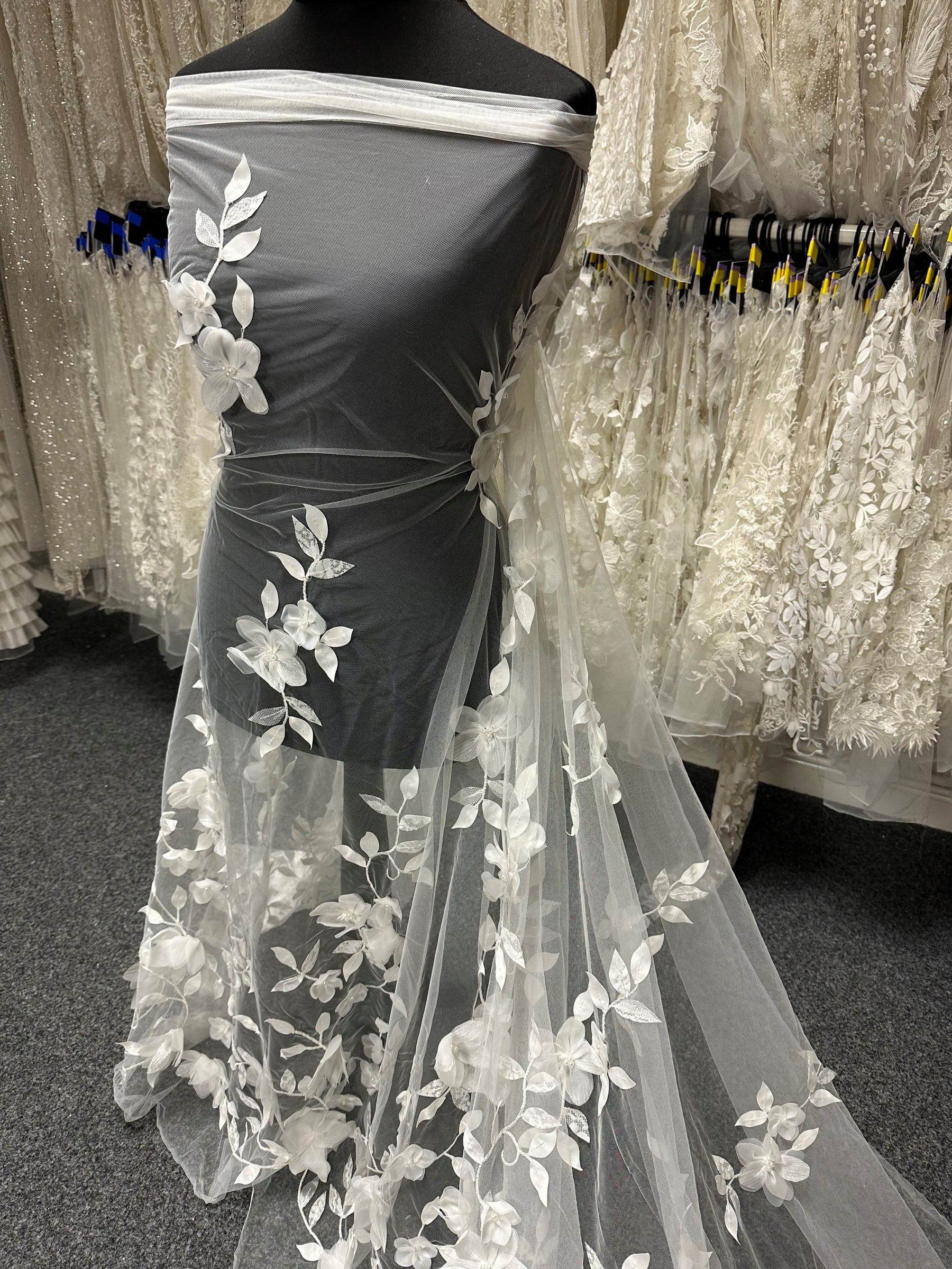 Dentelle florale 3D ivoire - Portobella