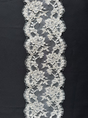 Bordure de dentelle Chantilly ivoire - Danu