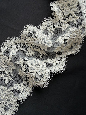 Bordure de dentelle Chantilly ivoire - Danu