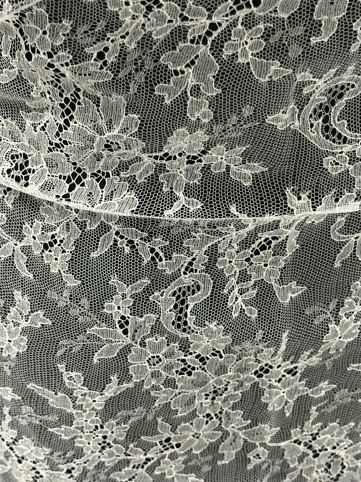 Dentelle Chantilly ivoire - Diallo