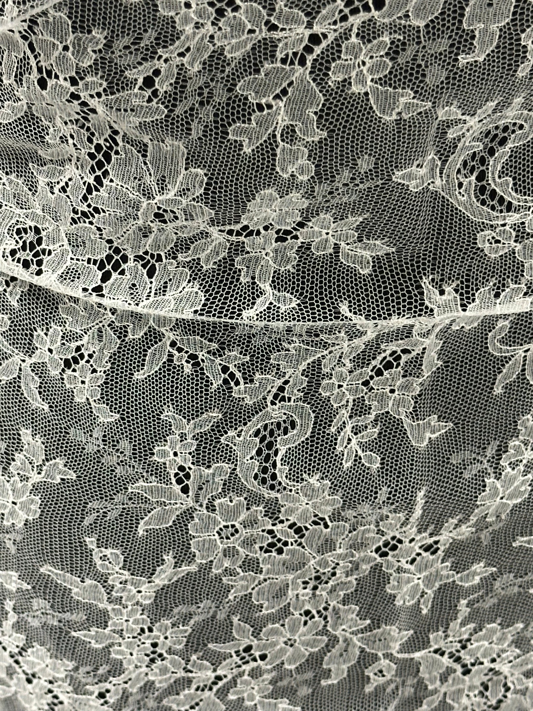 Dentelle Chantilly ivoire - Diallo