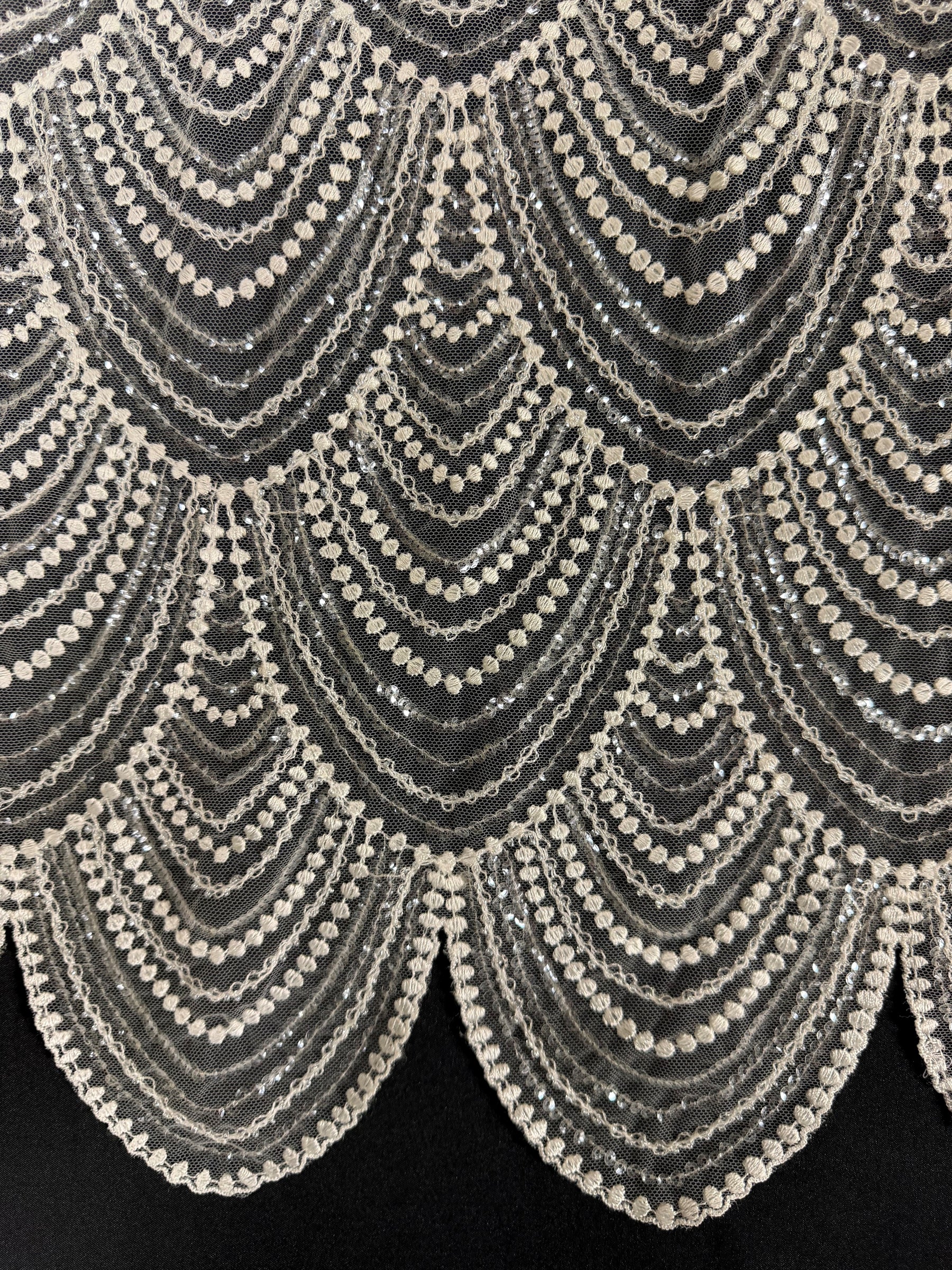 Tulle brodé de perles ivoire - EB1034