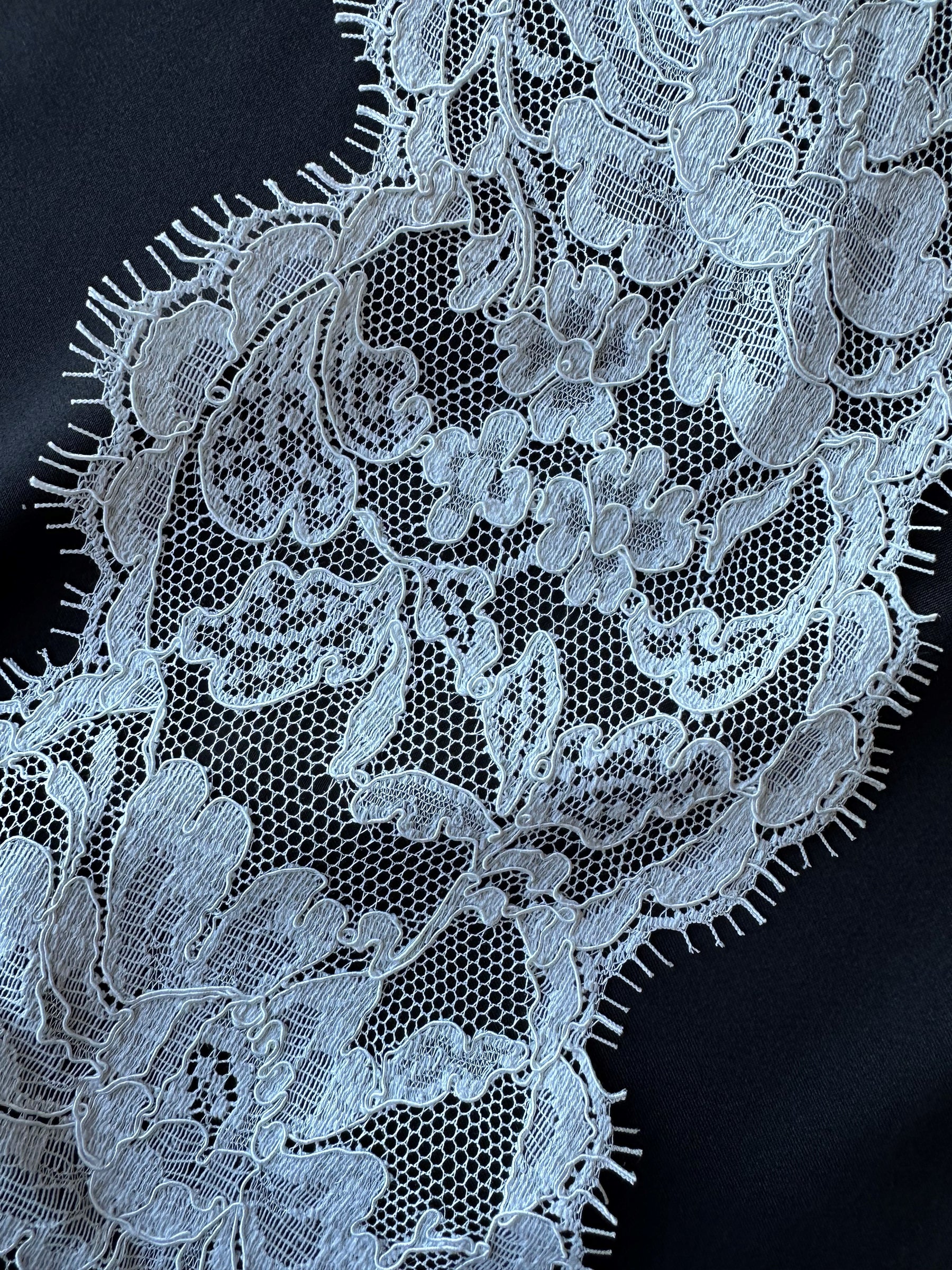 Bordure en dentelle Chantilly ivoire à cordon - Grusso