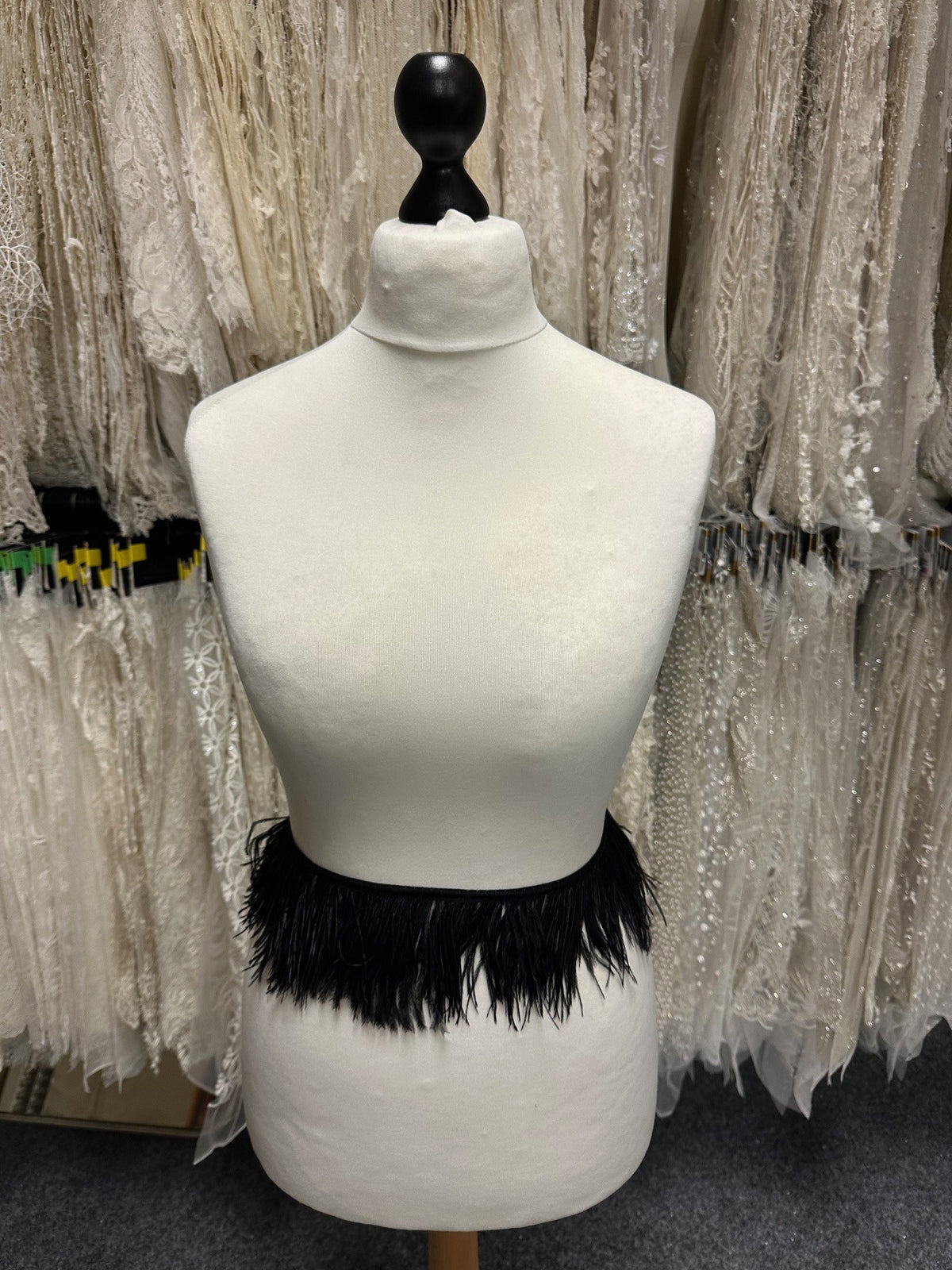 Garniture en plumes noires - Autruche (CF)