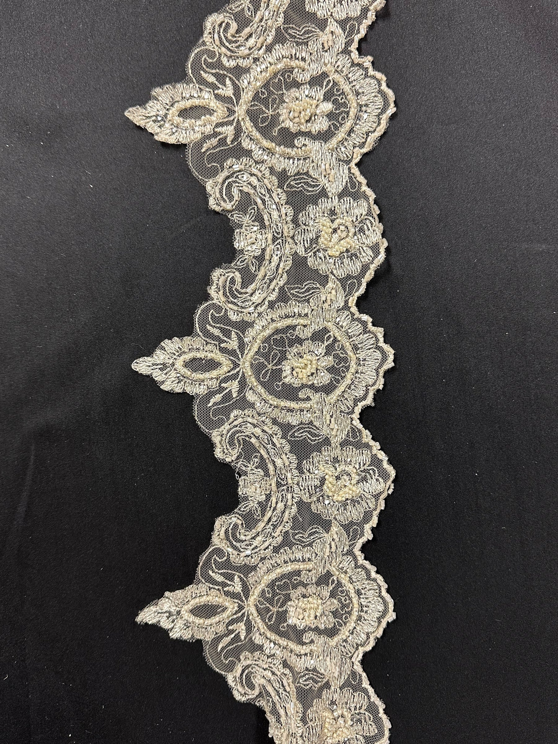 Bordure en dentelle brodée ivoire - Sappy (CF T 052)