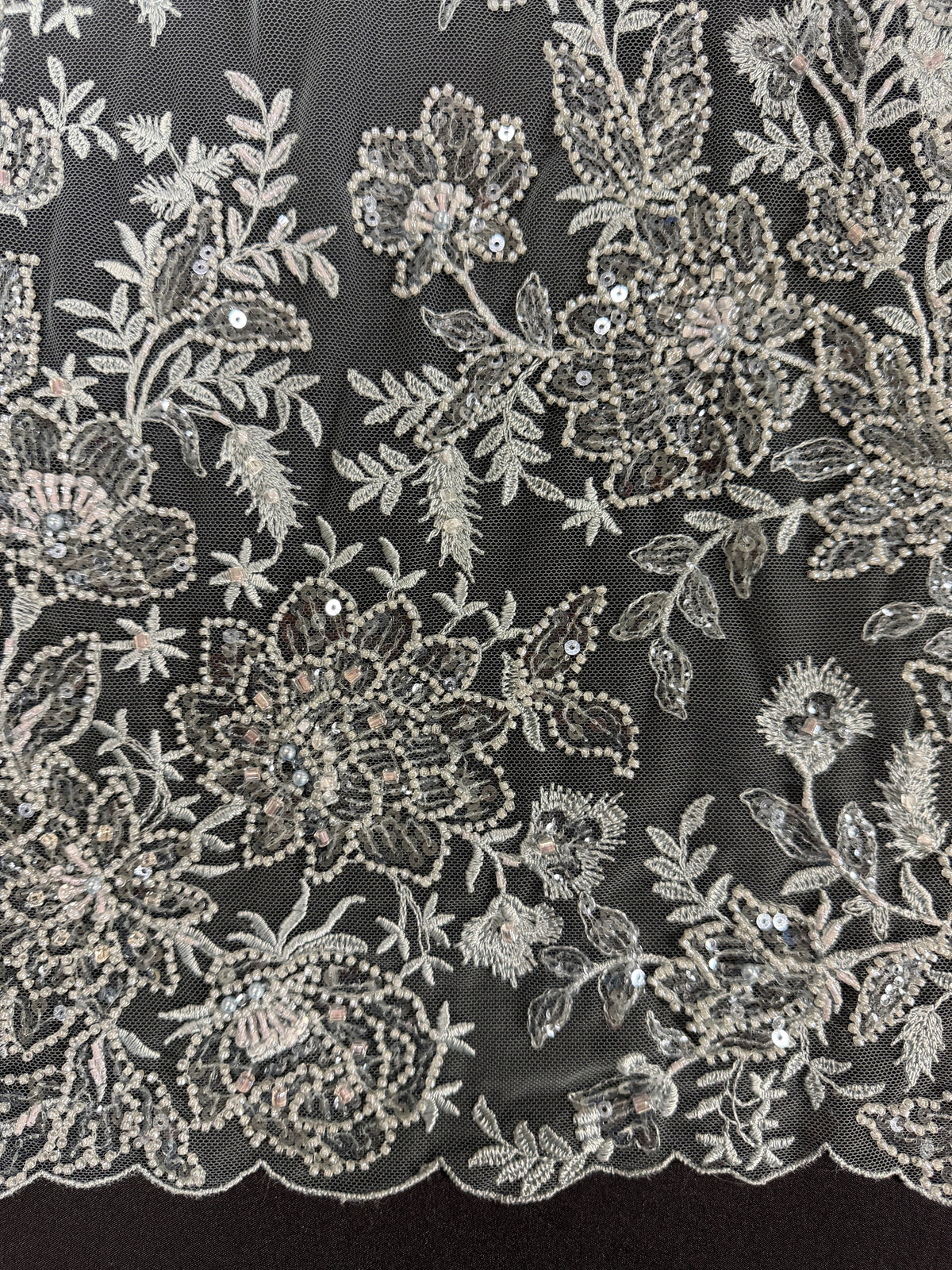 Tulle brodé de perles gris-bleu - EB1041