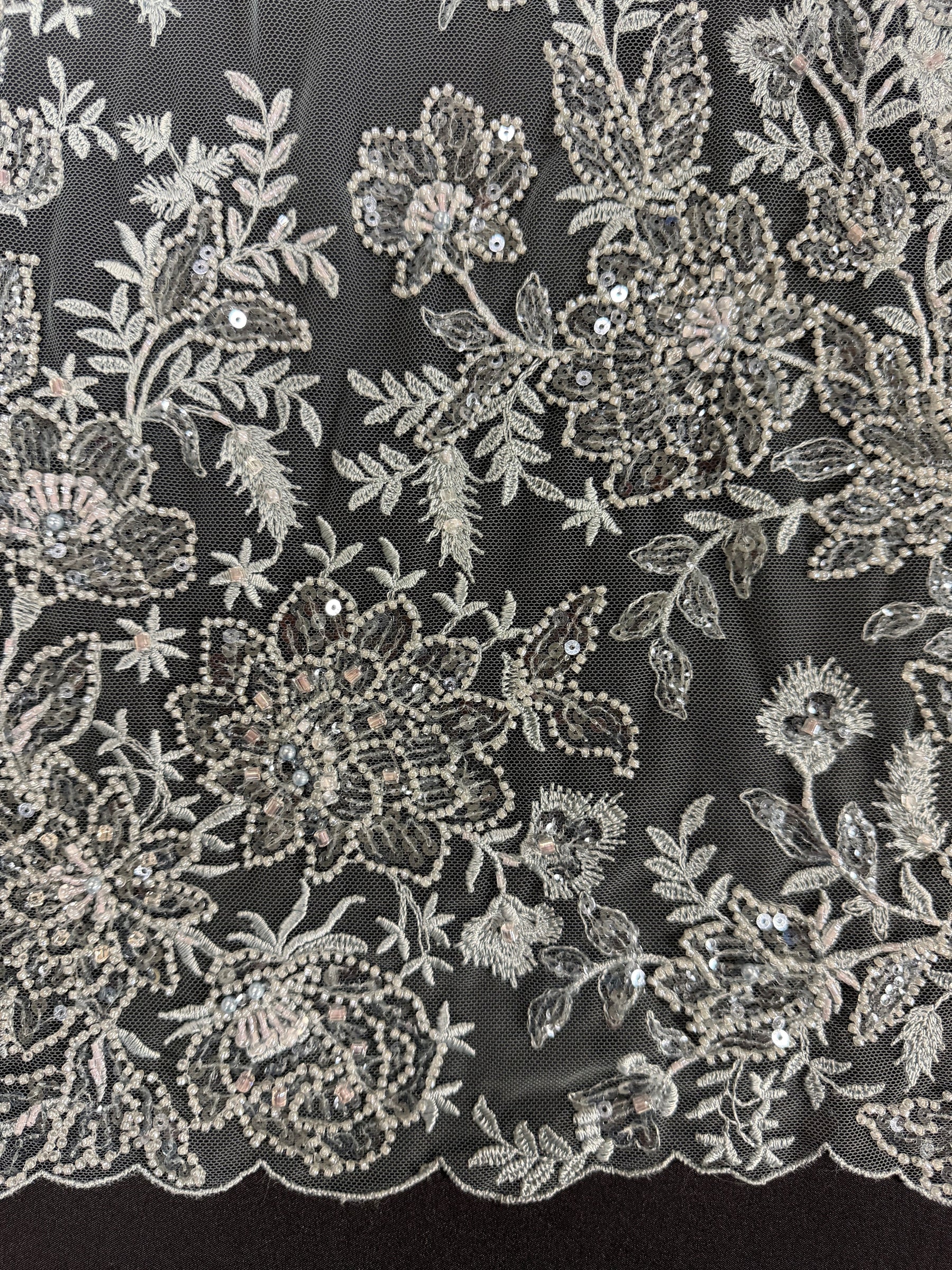 Tulle brodé de perles gris-bleu - EB1041