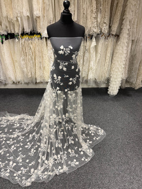 Tulle ivoire brodé de perles en 3D - EB1063