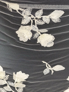 Tulle ivoire brodé de perles en 3D - EB1063